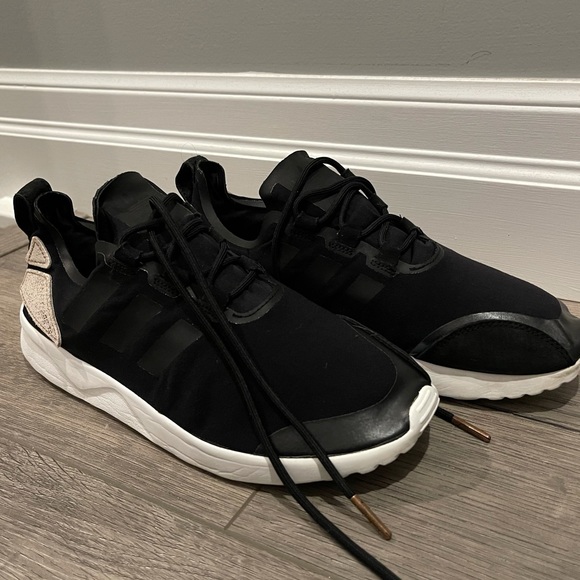 Adidas Flux with Rose Gold Women’s Sneakers - Picture 4 of 5